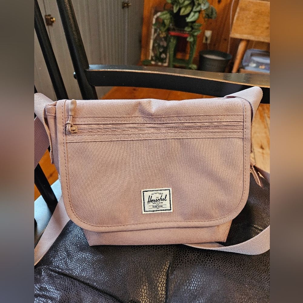 Herschel Grade Mini 4.5 liters